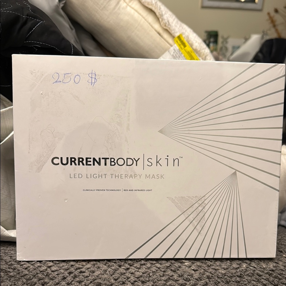 CURRENTBODY Skin White Skincare Mask